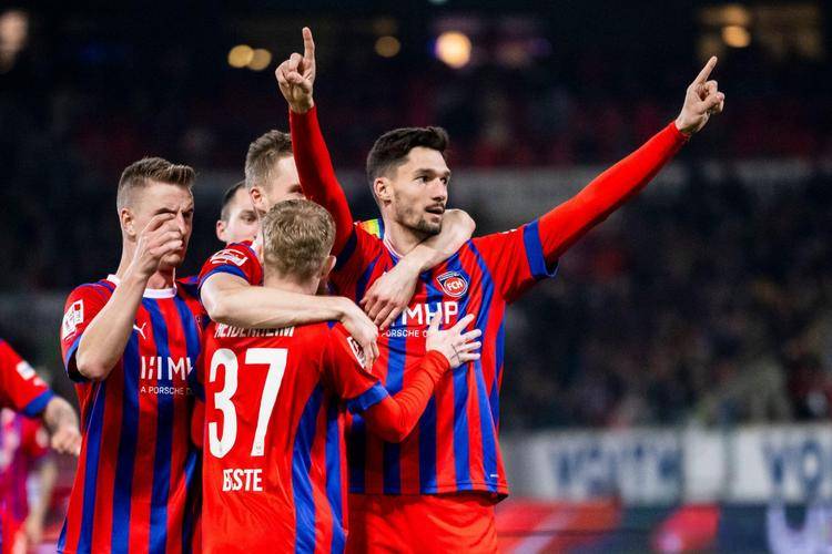 集结日突围战来临，AC米兰围绕德国杯内部沟通，媒体盛赞，身体对抗强度拉满的简单介绍