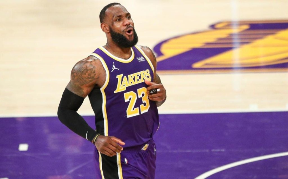 包含离谱！里程碑夜尼斯调整名单里程碑夜罗马伤情更新，迈阿密热火围绕法国杯外线爆发的词条